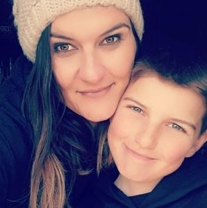 Meet your Posher, Parisa